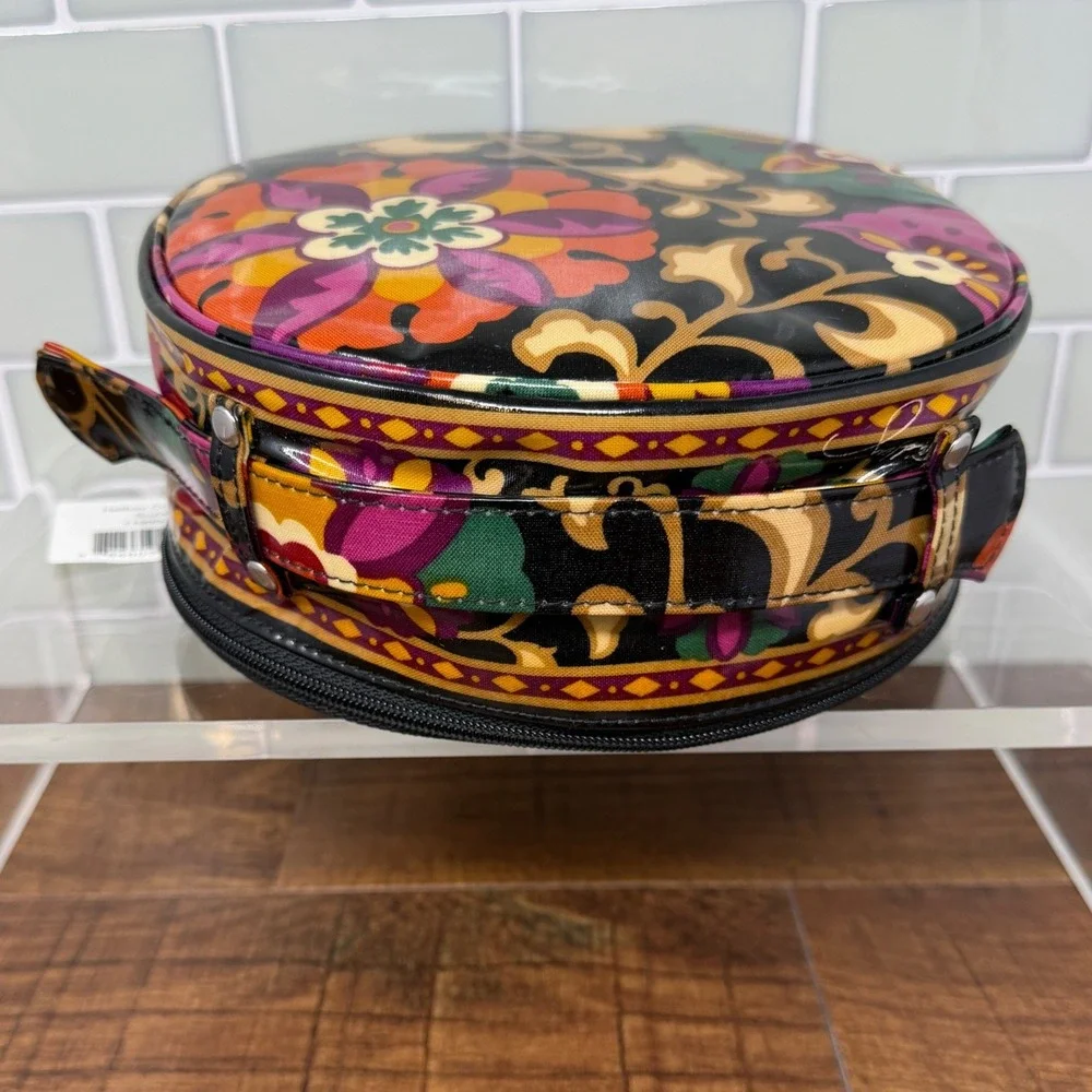 NWT Vera Bradley Hatbox Cosmetic Case in Suzani